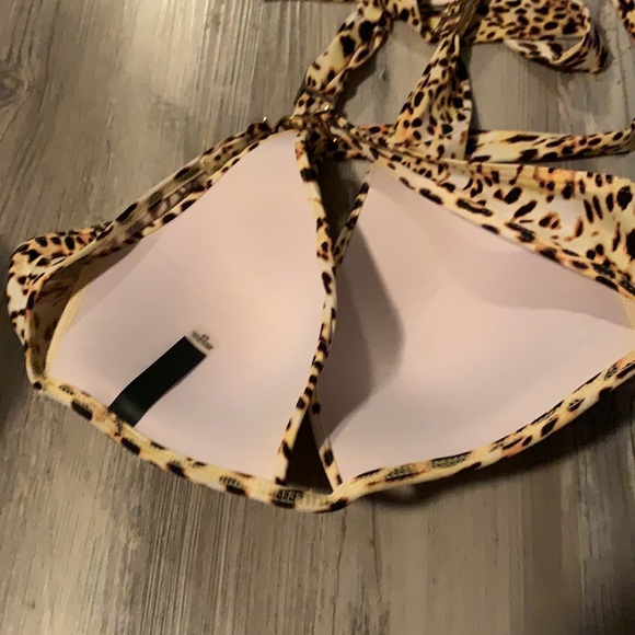 Victoria’s Secret leopard bikini set size small - Picture 3 of 5